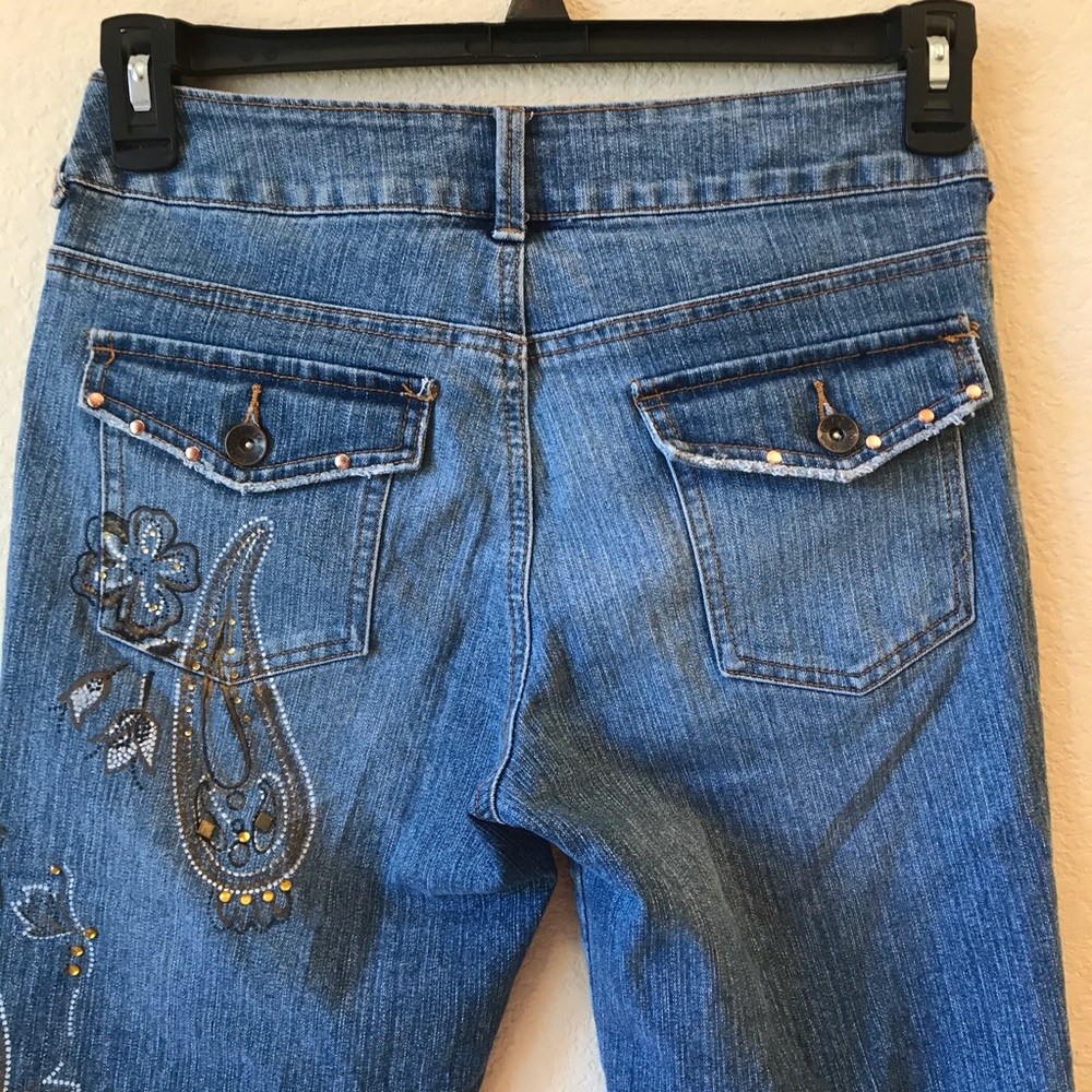 Faded Glory Denim Blue Jeans Womens Size 4 Capris Embellished Bling Painted - Picture 10 of 13